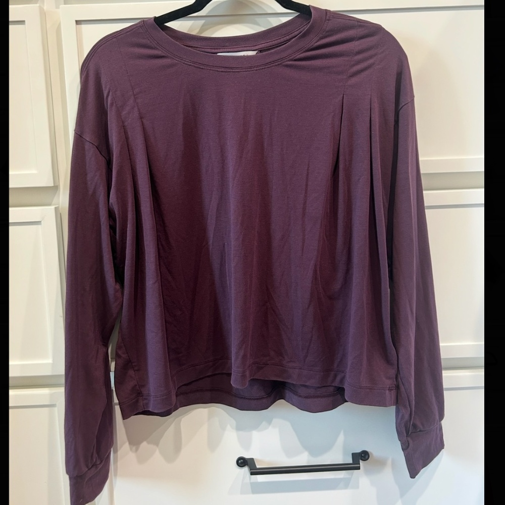 Athleta loose long sleeve shirt